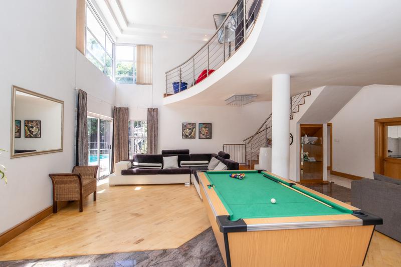 To Let 4 Bedroom Property for Rent in Constantia Western Cape